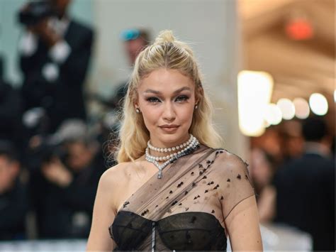 gigi hadid nue|Gigi Hadid strips down to nothing but heels on cover of ...